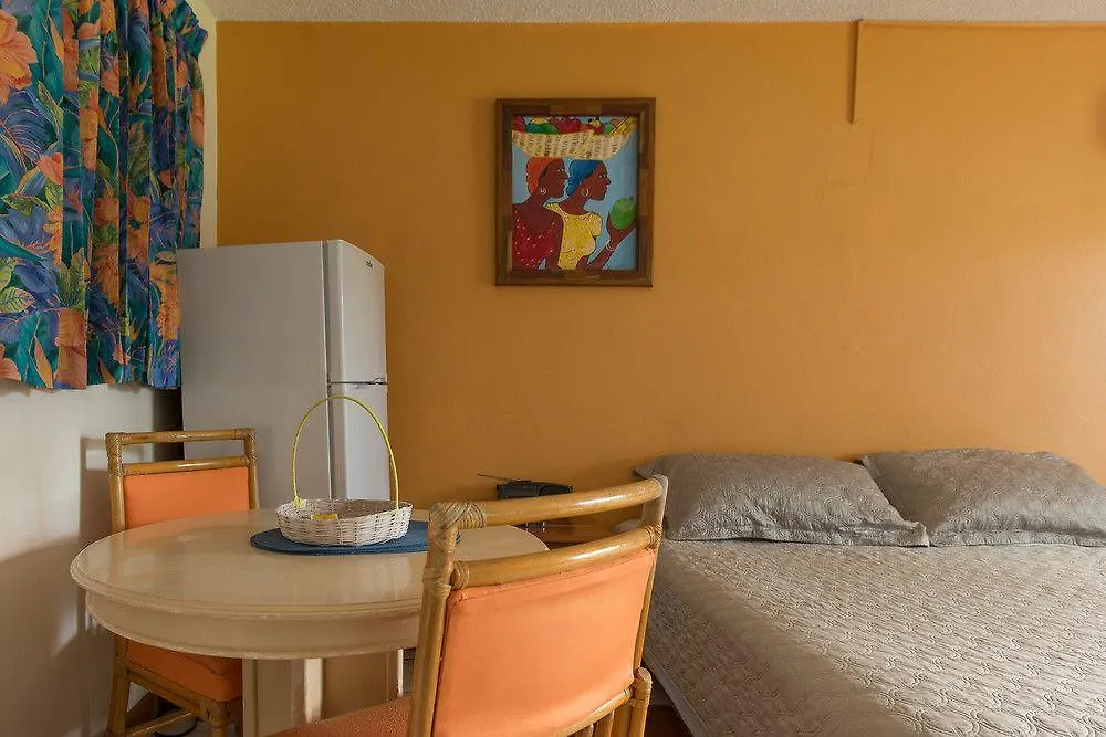 Sea Breeze Beach Studio - Negril